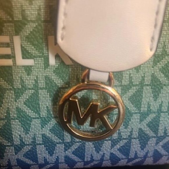 FIRM PRICE/Mirella Small Rainbow Signature Logo Mini Bag/NO CROSSBODY STRAP - Picture 8 of 16